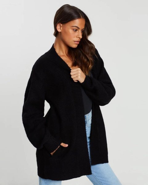 приталений кардиган