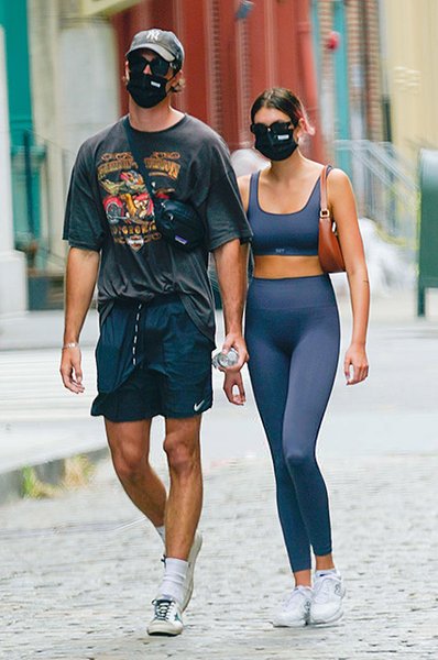 Кайа Гербер и Джейкоб Элорди фото