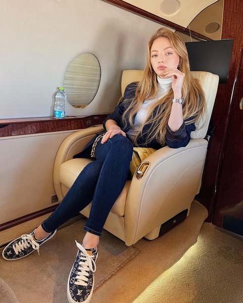 кейт конлин, девушка саймона леваева, саймон леваев. шимон хают, аферист из тиндер