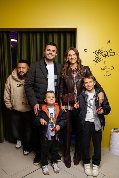 MONATIK, MONATIK персональная выставка, MONATIK картины, MONATIK арт-объекты, MONATIK персональная выставка и гости