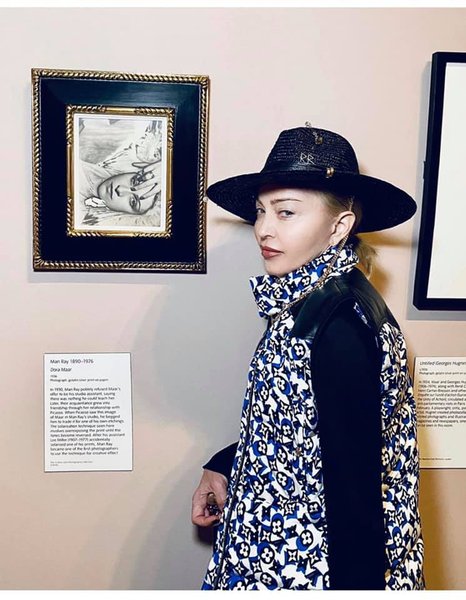 Мадонна, шляпа, Руслан Багинский, украинский дизайнер