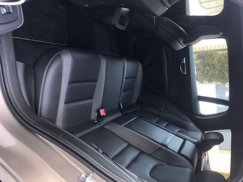 задний диван Volvo V60, второй ряд Volvo V60, Салон Volvo V60, volvo v60 обзор, вольво в60, volvo v60 тест драйв, volvo v60 отзывы, Volvo V60 B4 R-Design