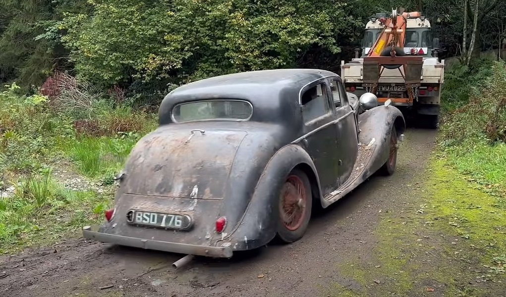 Jaguar 1,5 Litre Saloon, ретро авто, коллекция авто, заброшенные авто