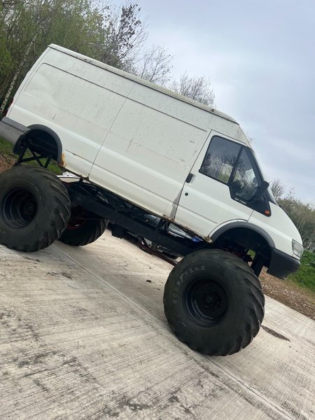 Ford Transit монстр-трак