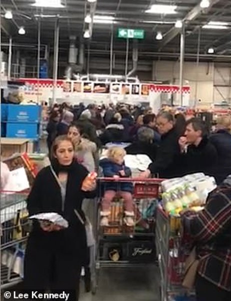 очереди у касс британия супермаркет