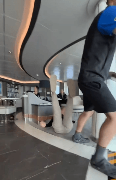 Пассажиры круизного лайнера, шторм, 12-метровые волны, круизный лайнер, Ocean Explorer, двухдневный шторм, пролив Дрейка