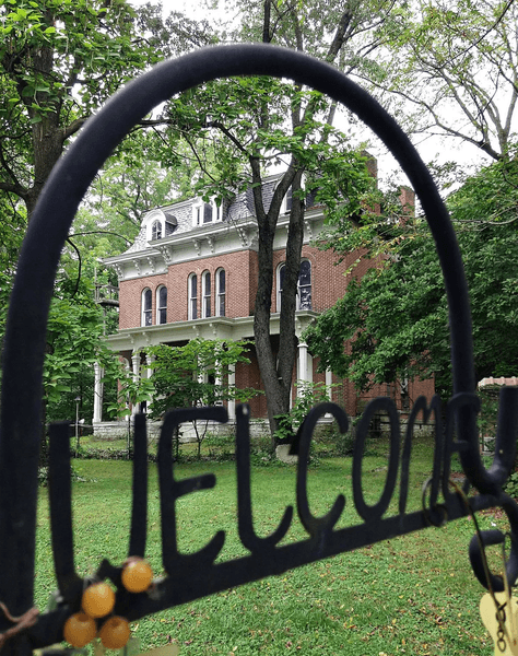 Дом с привидениями в США, призраки, паранормальное явление, привидения, слышали голова, слышали странные звуки, экскурсия