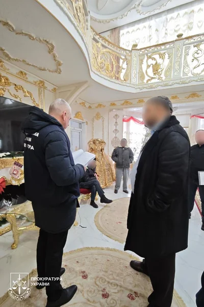 депутат статуя золото Закарпаття