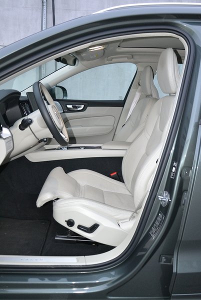 передні сидіння Volvo XC60