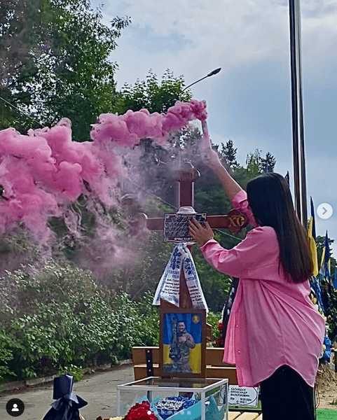 Гендер-пати на кладбище с бойцом ВСУ