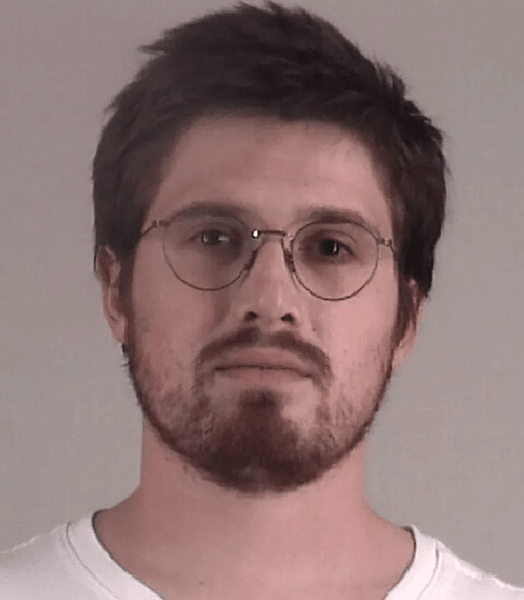 Джейкоб ЛаГроун, наречений Маделайн Броквей, підозрюваний, загрожує тюремне ув'язнення, в'язниця, суд