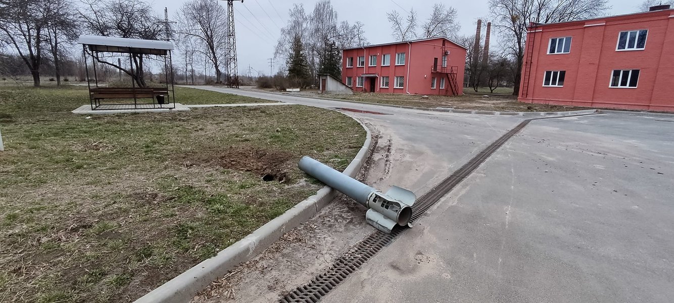восстановление чернигова, чернигов после обстрелов, чернигов без воды, чернигов без света, чернигов гуманитарная катастрофа, чернигов, обстрелы чернигова, блокада чернигова, волонтеры в чернигове,