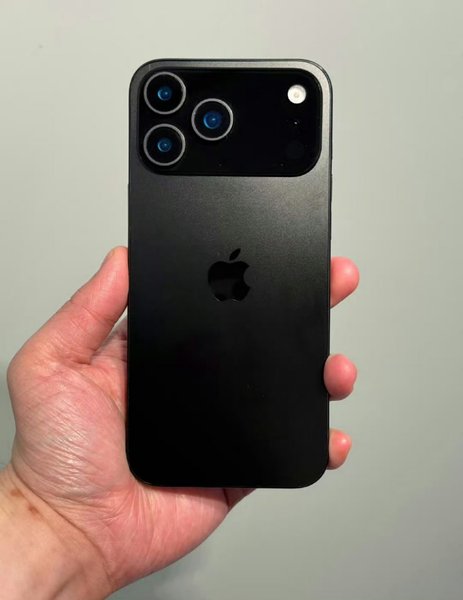 Задняя панель iPhone 17 Pro