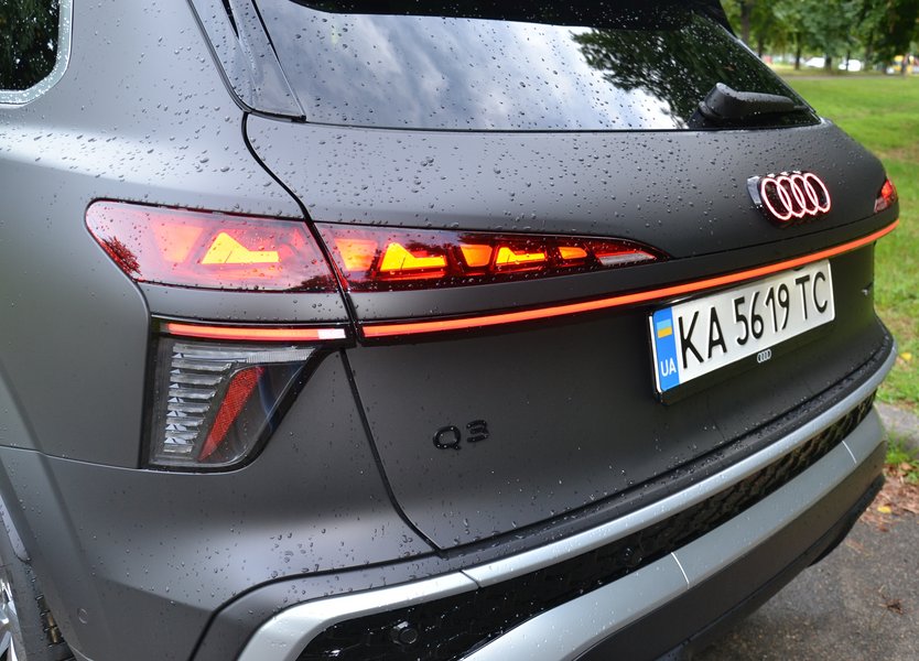 ліхтар Audi Q3