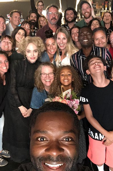 Анджелина Джоли "Питер Пэн и Алиса в стране Чудес"