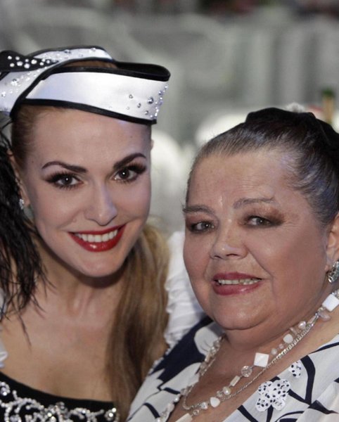 анна сумская, ольга сумская