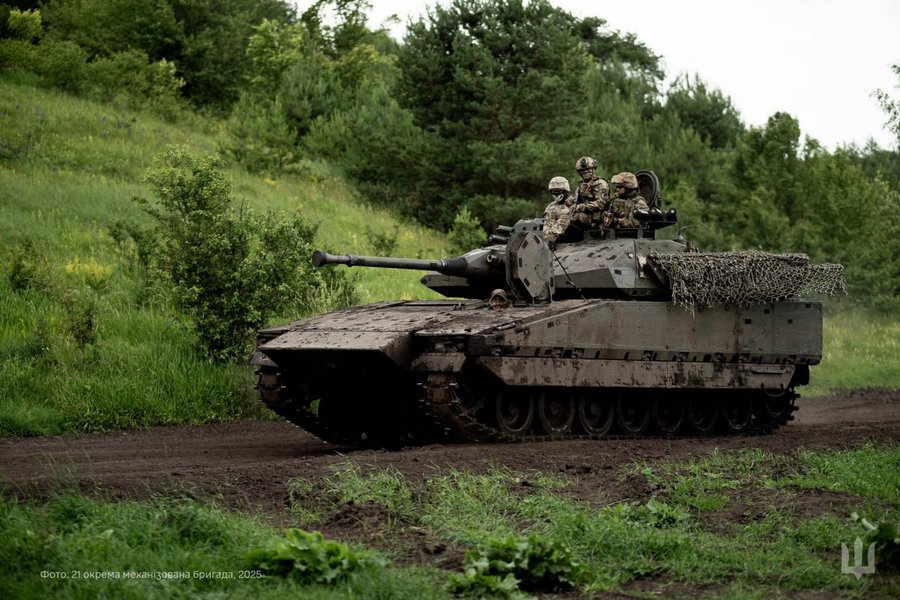 БМП CV90 Сил обороны