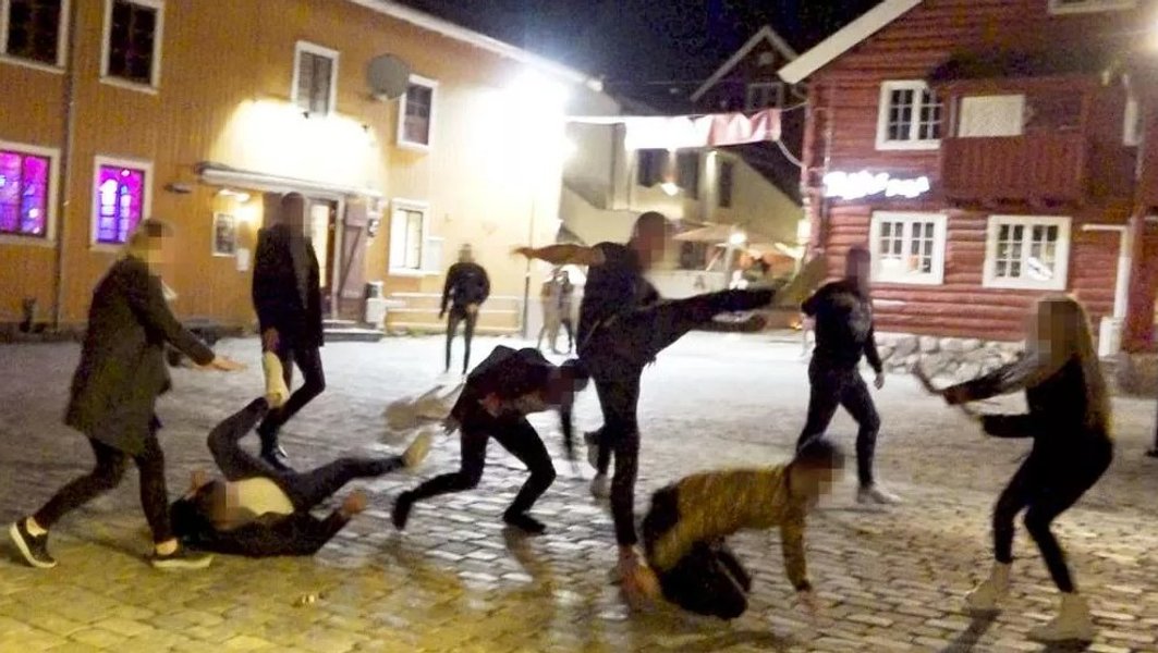 Норвегия, карантин, беспорядки,