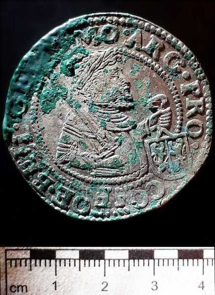 дослідники розкопали древній скарб