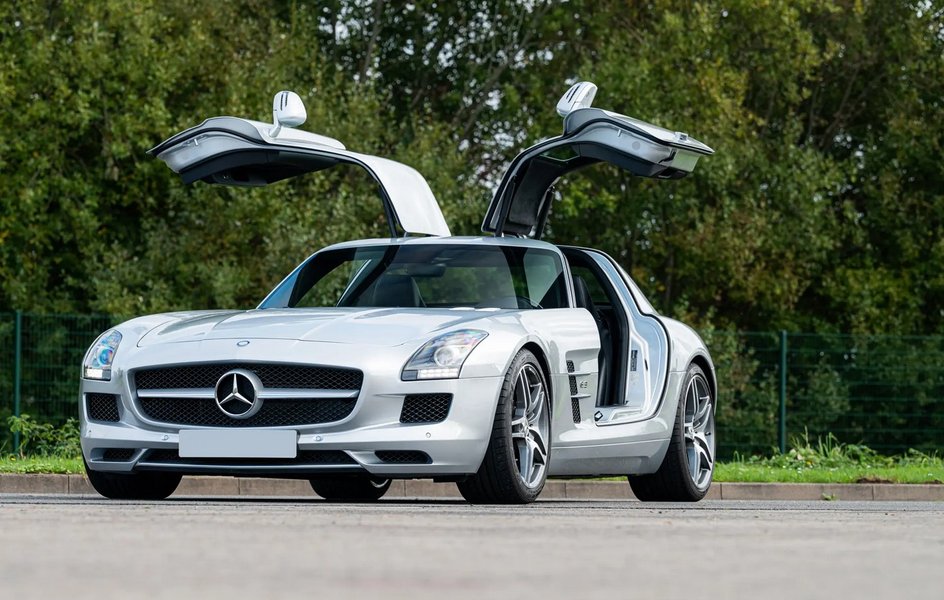 Mercedes SLS