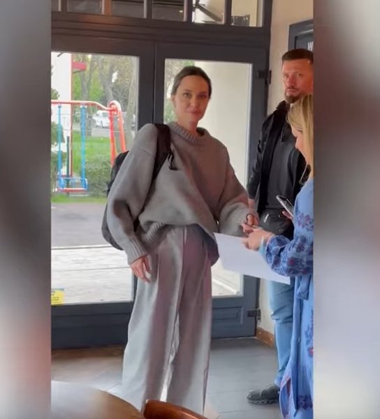 Анджелина Джоли в Украине 2022 фото