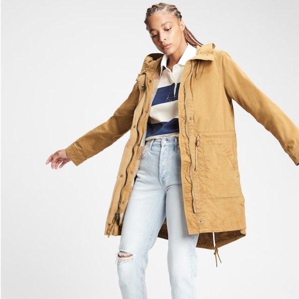 модний плащ, тренди осені, тренди 2022, парку,