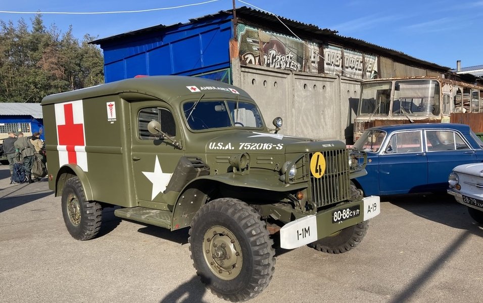 Виставка автомобілів у Києві