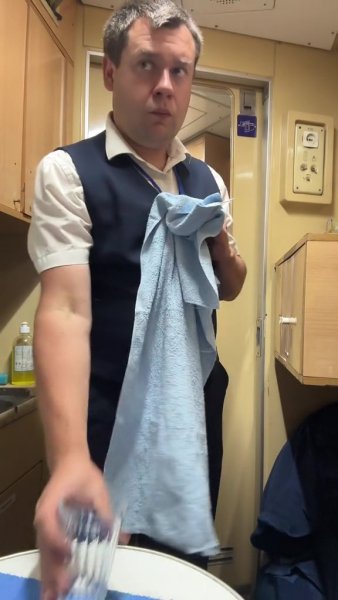 Олександр Барильник, провідник потяга Провідник потяга, права та обов'язки пасажирів у вагоні, Укрзалізниця, інтерв'ю, туризм, подорожі, питання та відповіді