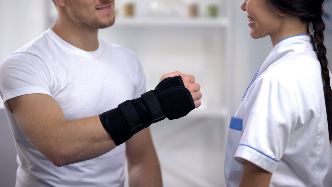 український титан, видобуток титану в Україні, експорт титану, виробництво титану в україні, запаси титану в Україні, титанові протези