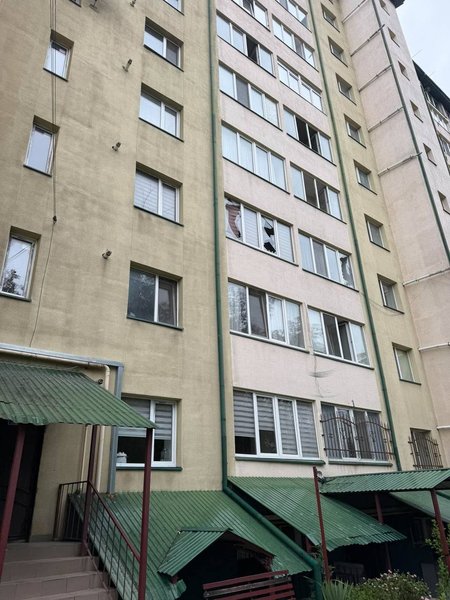 Будинок у місті після атаки БПЛА