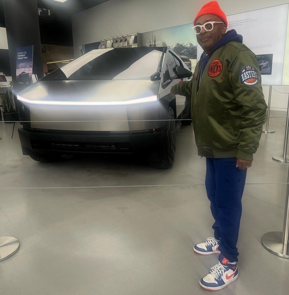 Спайк Ли Тесла, Пикап Tesla Cybertruck, Tesla Cybertruck, новая Tesla Cybertruck