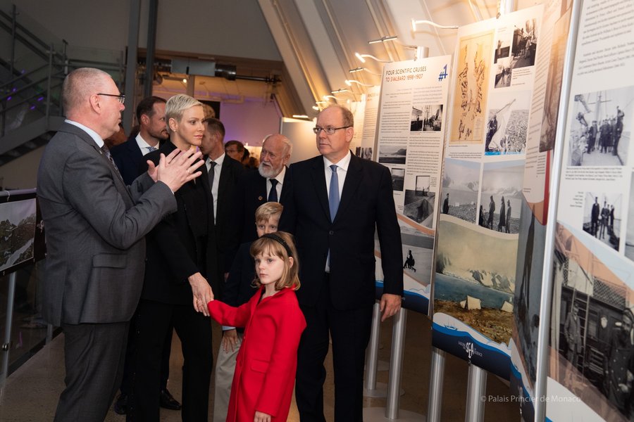 княгиня шарлен, князь монако, князь альбер, княгиня шарлен