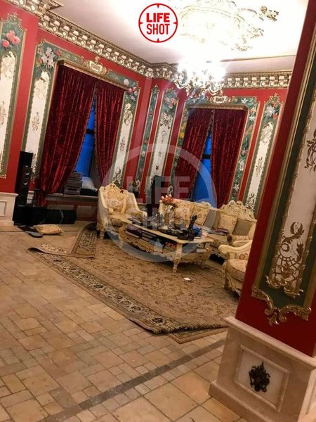 Обстановка дома Владимира Барданова