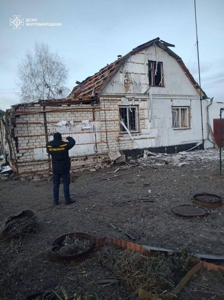 обстрел Украины, ночной обстрел, атака БПЛА, последствия атаки, Житомирская область, обстрел дома, обстрел дома