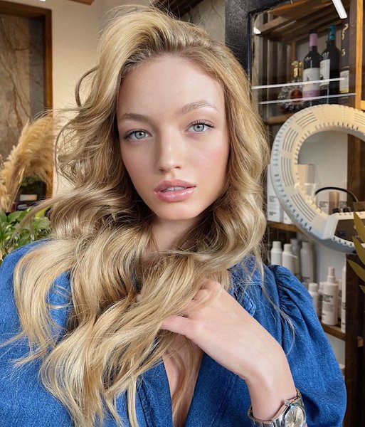 Кейт Конлін, саймон леваєв, подруга леваєва