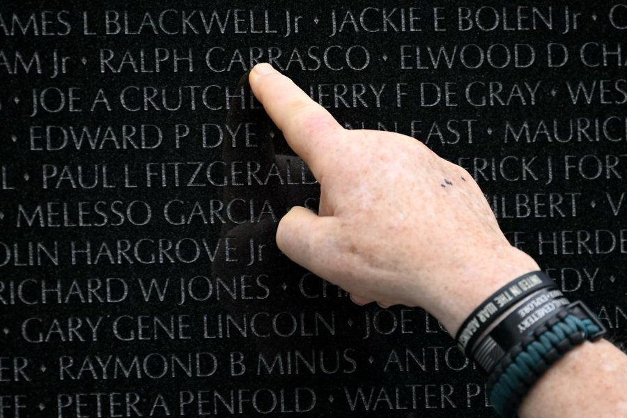 Мемориал ветеранов войны во Вьетнаме в День памяти