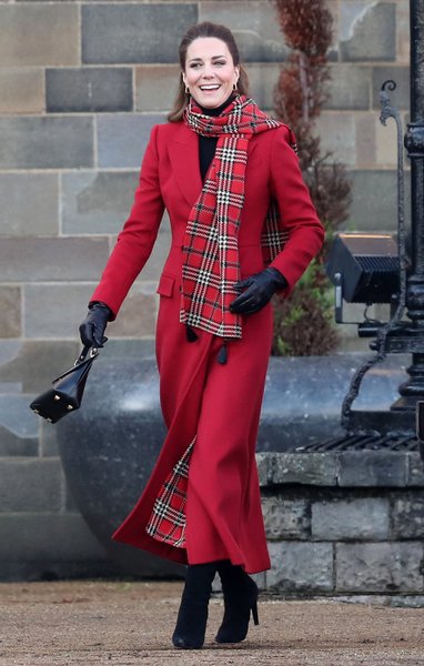 модные пальто, тренды пальто, тренды 2022, приталенное пальто, модные пальто, модные тренды, цветное пальто