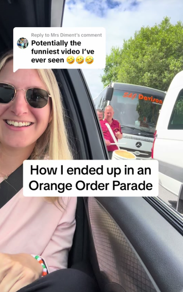 Туристка під час мандрівки випадково переплутала марш з парадом, курйози в Ірландії, приколи, цікаві новини, відео