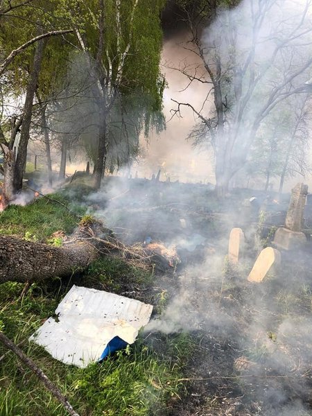 ЗС РФ завдали ракетного удару по єврейському цвинтарі в Глухові