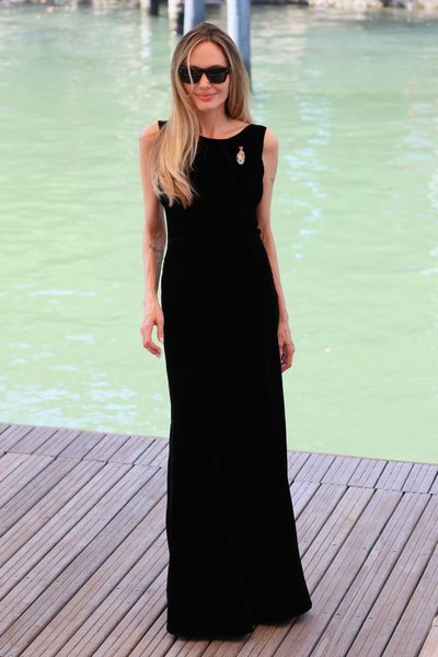 Анджелина Джоли