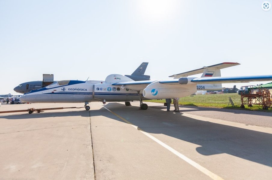 Літак РФ М-55 "Геофізика"