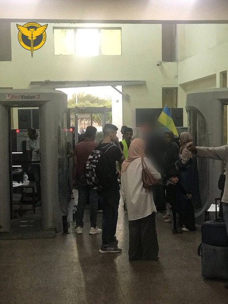 У ГУР МО показали перші кадри з українцями, які евакуювалися із сектора Гази