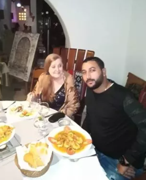 Отношения с большой разницей в возрасте, Кристин Гайко из Великобритании, принятие ислама, Великобритания