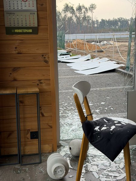 россияне ударили дроном по кладбищу