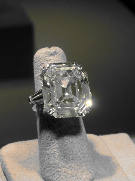 кольцо, Элизабет Тейлор