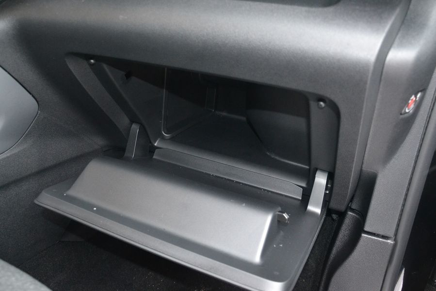 бардачок опель комбо, Opel Combo, новый Opel Combo, Opel Combo 2025, Opel Combo L2, минивэн Opel