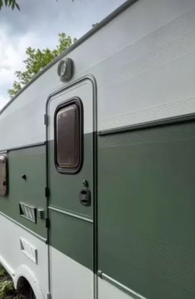 Пара сделала ремонт и живет в фургоне, дом на колесах, помещение, караван до и после ремонта