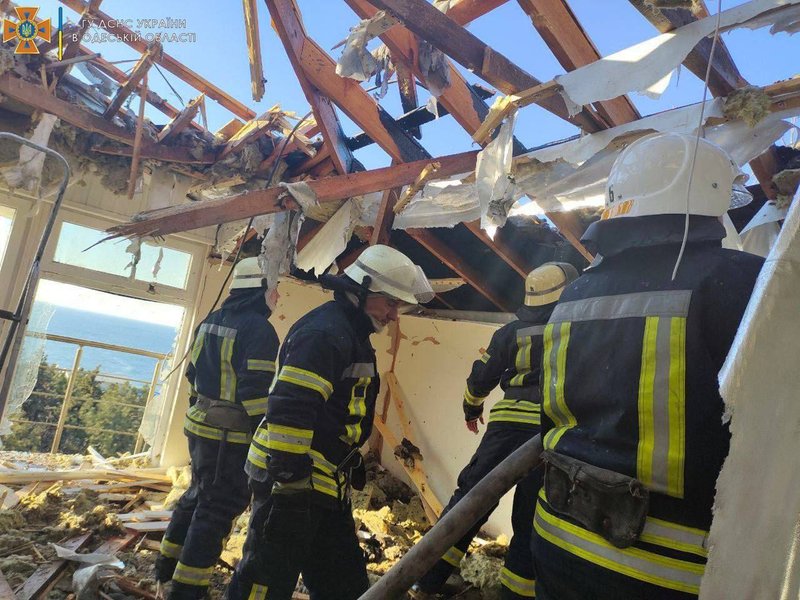 взрыв одесса только что 2022, одесса взрывы, одесса обстрел, взрывы в одессе, стрельба в одессе сегодня, одесса стрельба, одесса сейчас обстрел