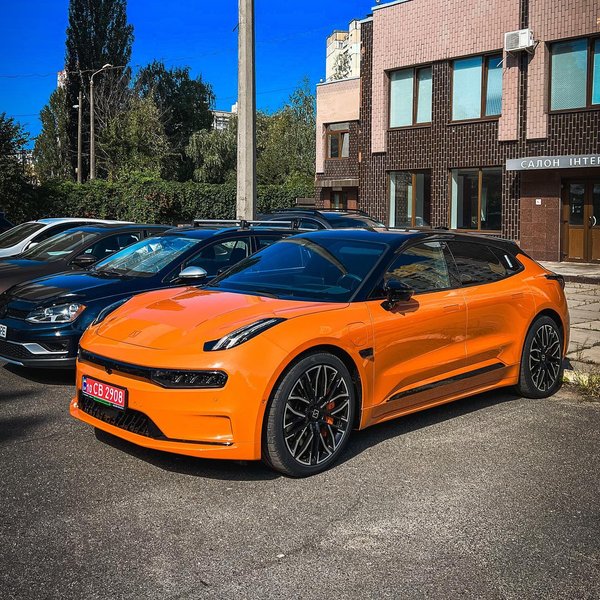 Китайський електромобіль Zeekr 001