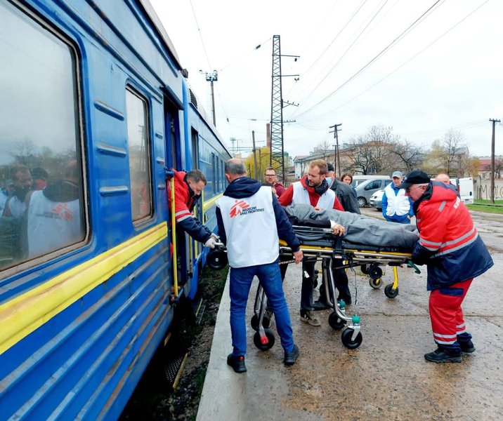 эвакуция, эвакуация пострадавшего, медицинский поезд